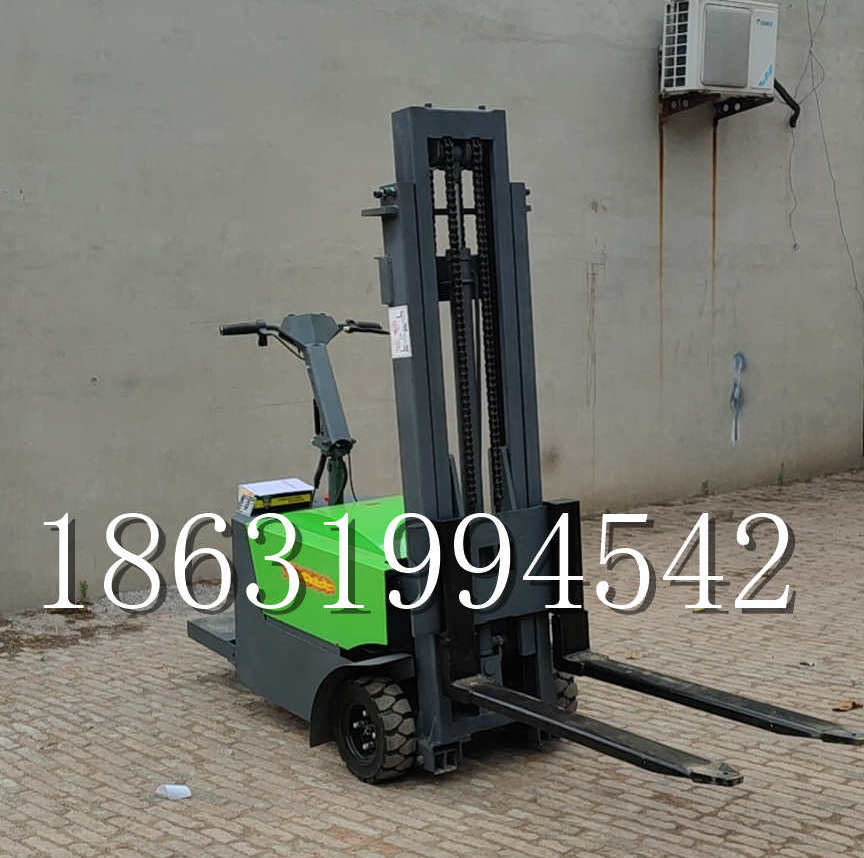 细河区优程全电动叉车插腿式堆高车液压装卸车1.5吨升高小型站驾式铲车